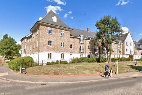 2 bedroom flat for sale, College Close, Loughton