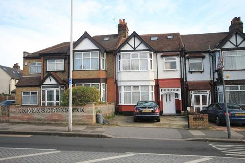5 bedroom terraced house to rent, The Drive, Ilford, Essex, IG1