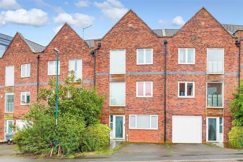 4 bedroom terraced house for sale, Caxton Road, Carrington NG5