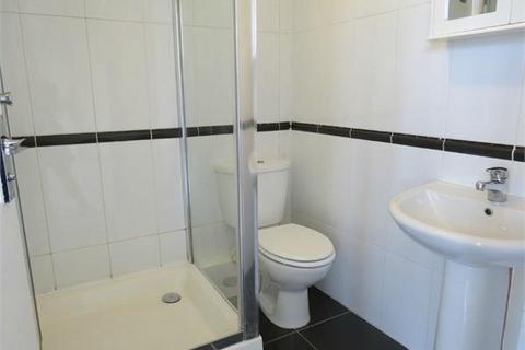 Studio to rent, Queens RoadWatfordHertfordshire