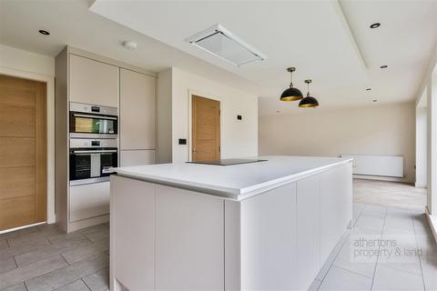 5 bedroom detached house for sale, Southern Court, Ightenhill, Burnley