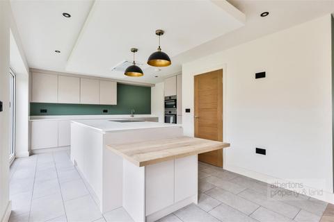 5 bedroom detached house for sale, Southern Court, Ightenhill, Burnley