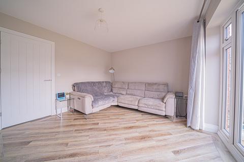 4 Hawthorn Drive, Burton Green, Kenilworth, CV8 1TR