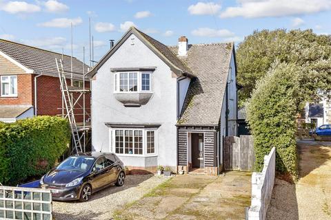 3 bedroom detached house for sale, Grove Road, Sandown PO36