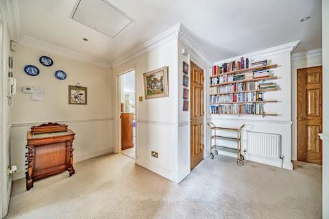 2 bedroom flat for sale, St. Johns Hill Road, Surrey GU21