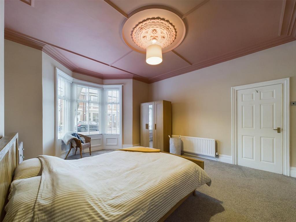 Bed 1 2.jpg