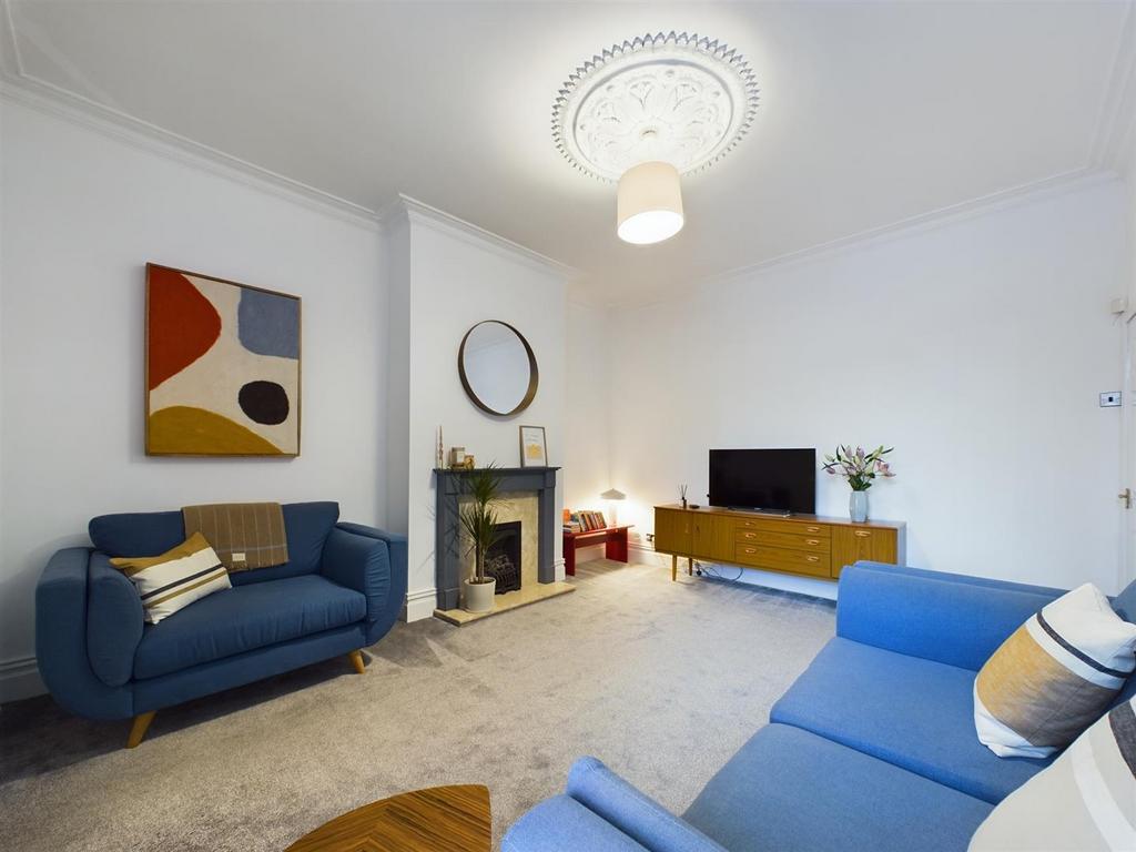 Lounge 3.jpg