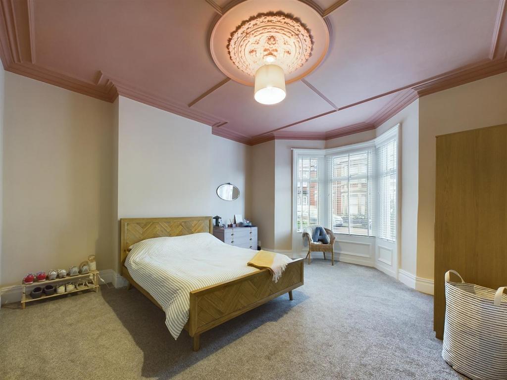 Bed 1.jpg