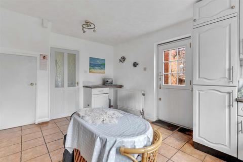 32 Batsford Close, Redditch, B98 7TF
