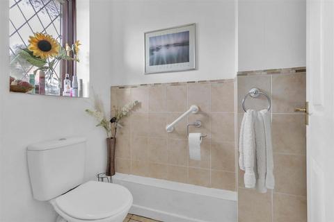 32 Batsford Close, Redditch, B98 7TF