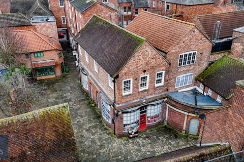 Queens Head Court, Newark