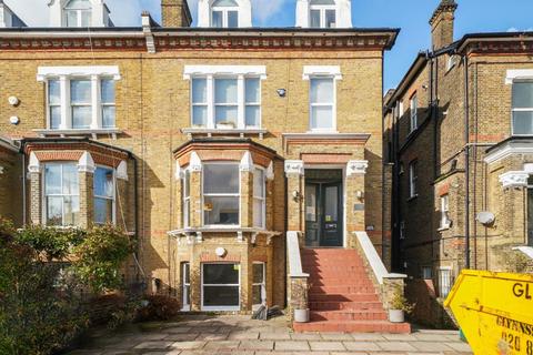 3 bedroom flat to rent, Cavendish Road, London, NW6