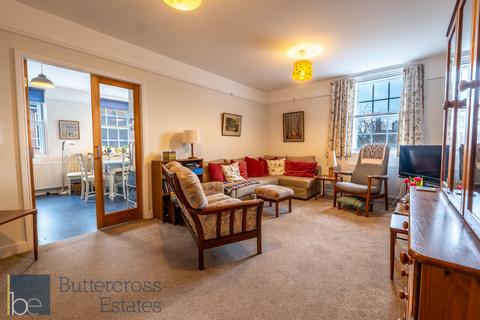 1 bedroom apartment for sale, Queens Head Court, Newark, NG24 1EL