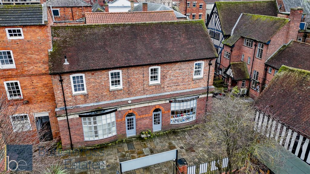 Queens Head Court