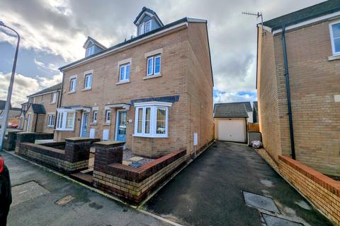 4 bedroom townhouse for sale, Pant Y Cadno, Aberdare, Cwmbach, CF44 0BY