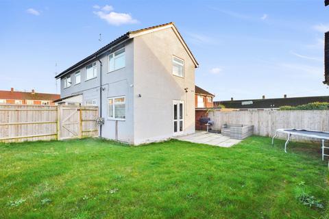 4 bedroom semi-detached house for sale, Vermont Road, Slough