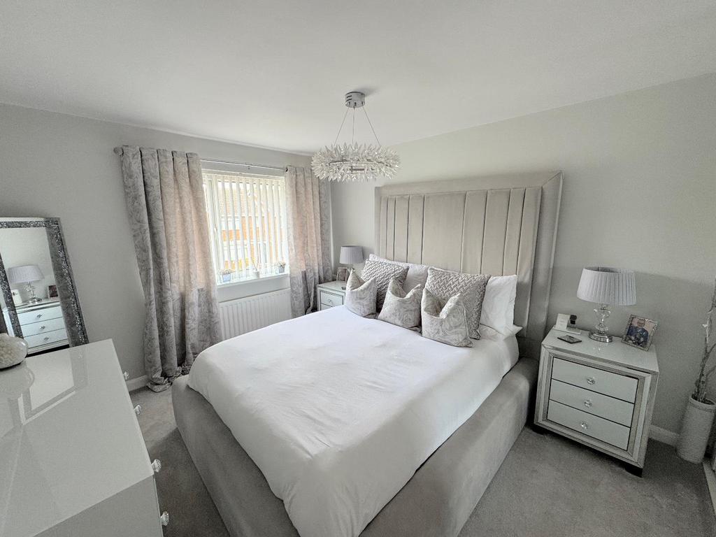 Bedroom 1 (front)