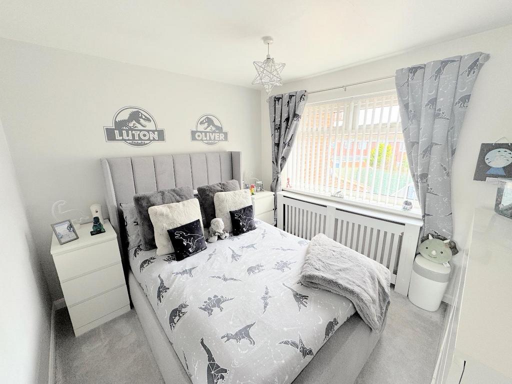 Bedroom 2 (rear)