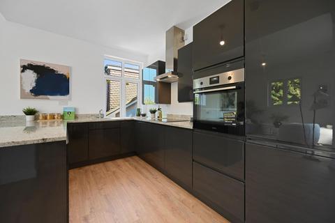 2 bedroom flat for sale, Woodfield Road, Ealing