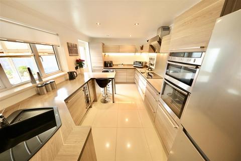 4 bedroom detached house for sale, Bushey Park, Kingswood, Hull