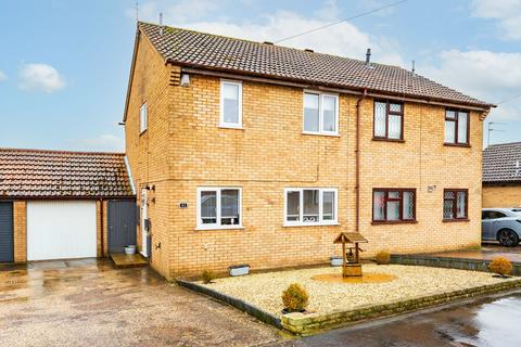 3 bedroom semi-detached house for sale, Noel Close, Hopton