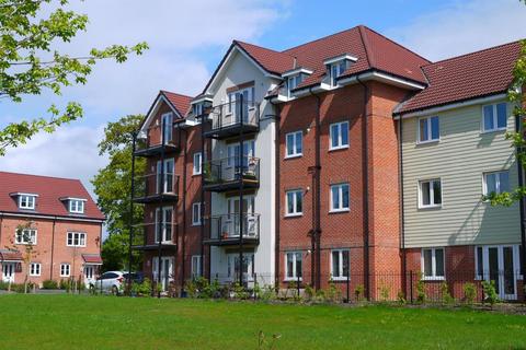 2 bedroom flat for sale, Hut Farm Place, Chandler's Ford