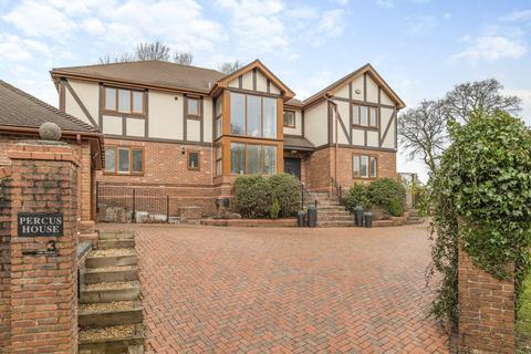 5 bedroom detached house for sale, Tudor Gardens, Chepstow