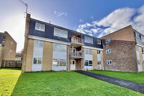 2 bedroom flat for sale, Manton Road, Poole BH15