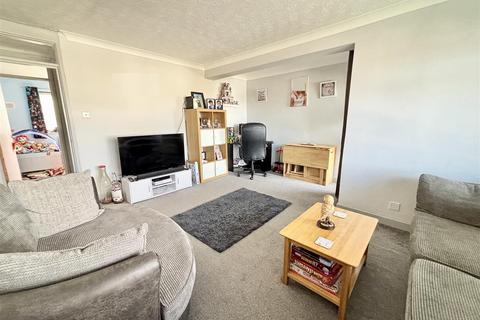 2 bedroom flat for sale, Manton Road, Poole BH15