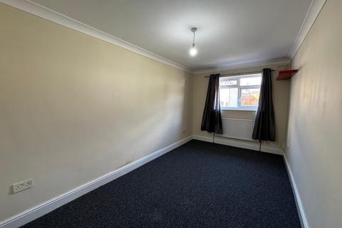 2 bedroom flat to rent, Kingston Road, Ilford, IG1