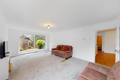 2 bedroom apartment for sale, Church Lane, Essex IG10