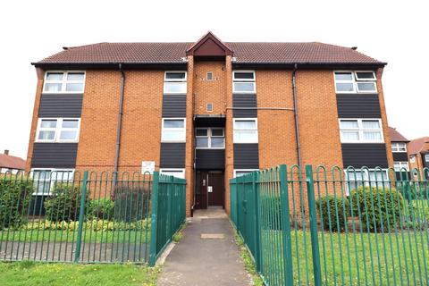 1 bedroom flat to rent, Straight Road, Romford RM3