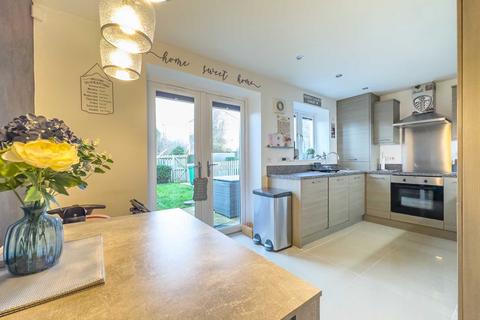 4 bedroom townhouse for sale, Brookroyd View, Birstall