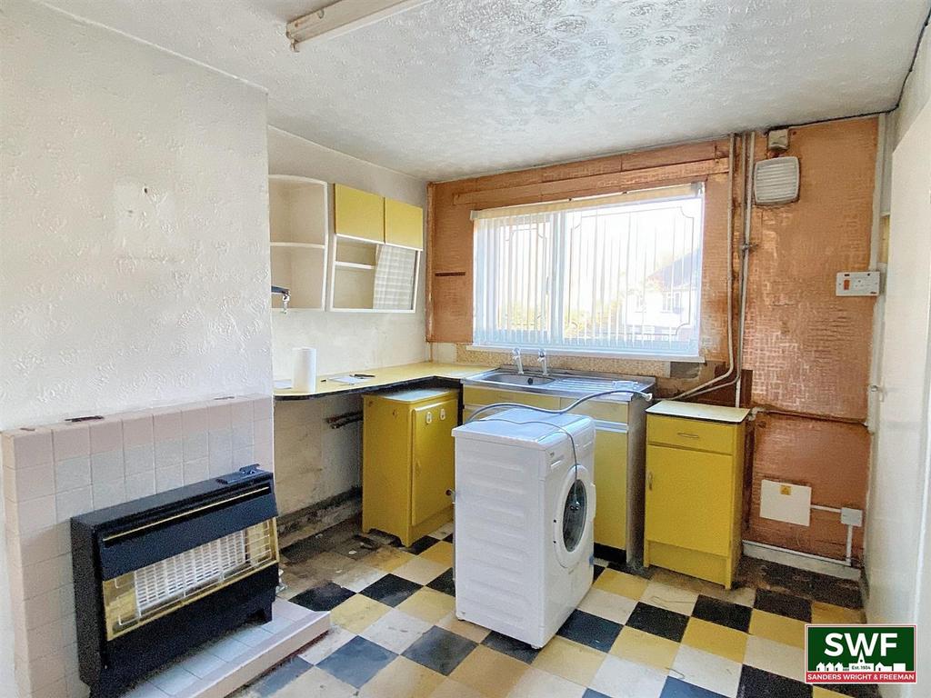 Kitchen2.jpg