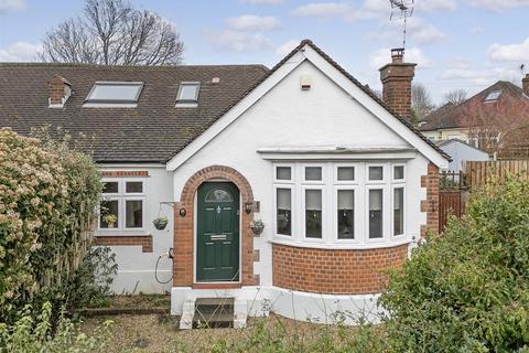 3 bedroom semi-detached bungalow for sale, Westwood Avenue, Brentwood