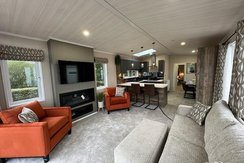 2 bedroom lodge for sale, Moor Town Market Rasen