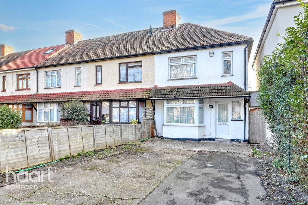 Oldchurch Road, Romford 3 bed end of terrace house for sale - £425,000