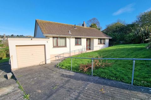 3 bedroom detached bungalow for sale, Castel Wary Close, Helston