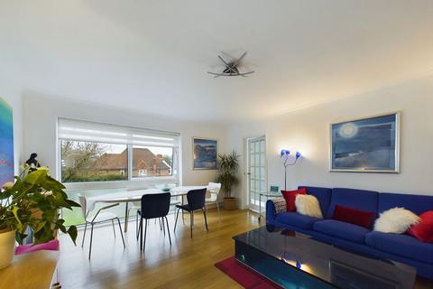 3 bedroom apartment for sale, Blacketts Wood Drive, Chorleywood, Rickmansworth