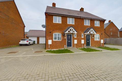 3 bedroom semi-detached house to rent, Mayfly Lane, Aylesbury HP22