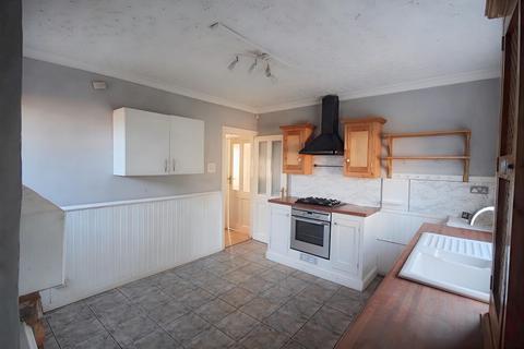 13 Chestnut Drive, Walsall, WS4 1NU