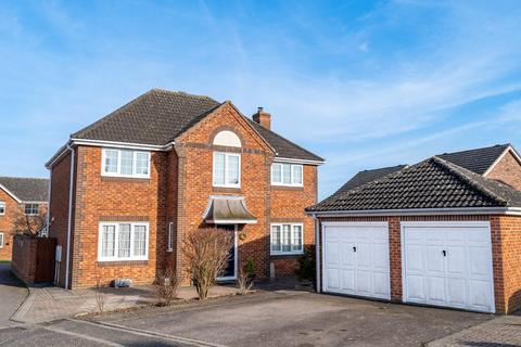 11 Bradley Close, Dunmow, CM6 2PB