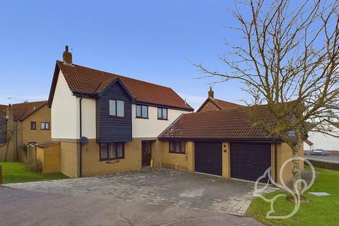 4 bedroom detached house for sale, Owls Retreat, Colchester