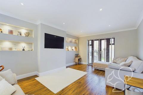 4 bedroom detached house for sale, Owls Retreat, Colchester