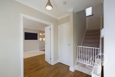 4 bedroom detached house for sale, Owls Retreat, Colchester