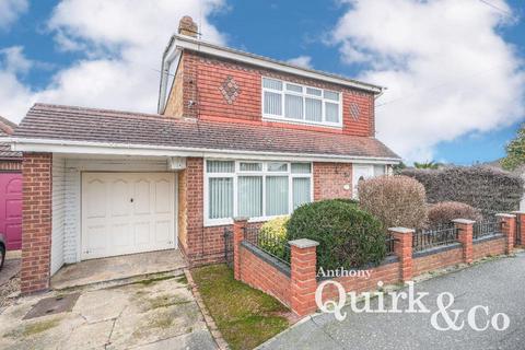 2 bedroom detached house for sale, Crescent Road, Canvey Island, SS8