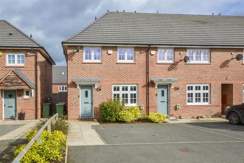 3 bedroom townhouse for sale, Swithens Close, Wakefield WF1