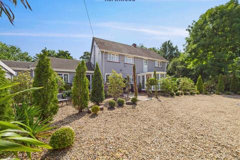 Wrexham Road, Pentre Bychan, LL14