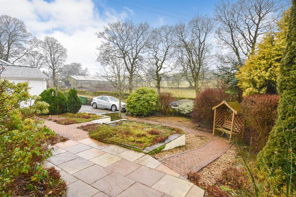 Anna Well Front Garden c.jpg