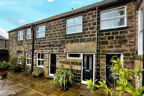 2 bedroom flat to rent, North Road, Horsforth, Leeds, West Yorkshire, LS18